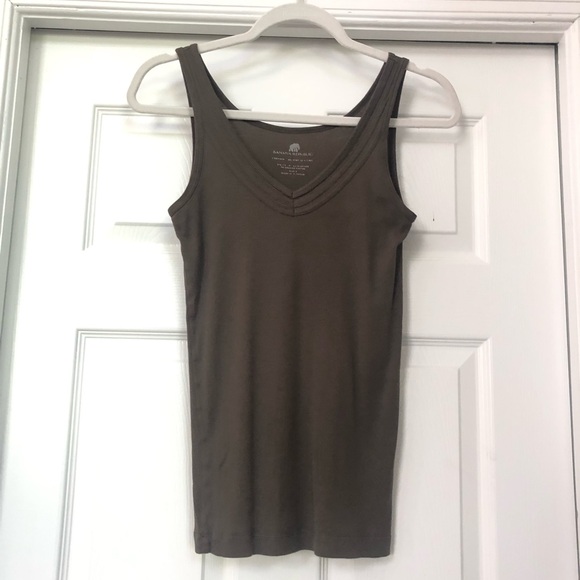 Banana Republic Rib V-Neck Soft Tank Top Cami - Picture 9 of 16